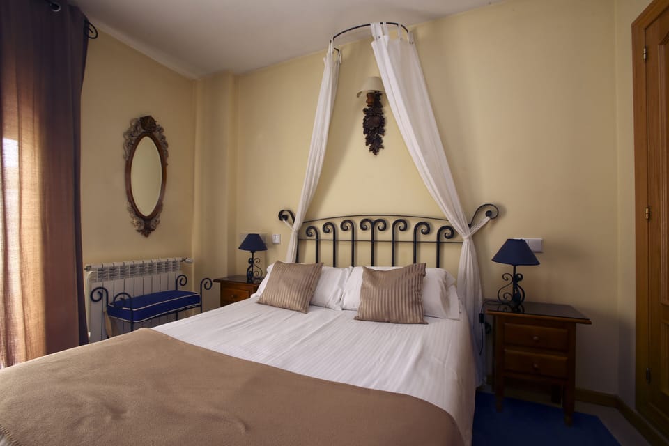Double Room, 1 Double Bed | Desk, free WiFi, bed sheets