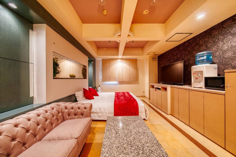 Minibar, free WiFi