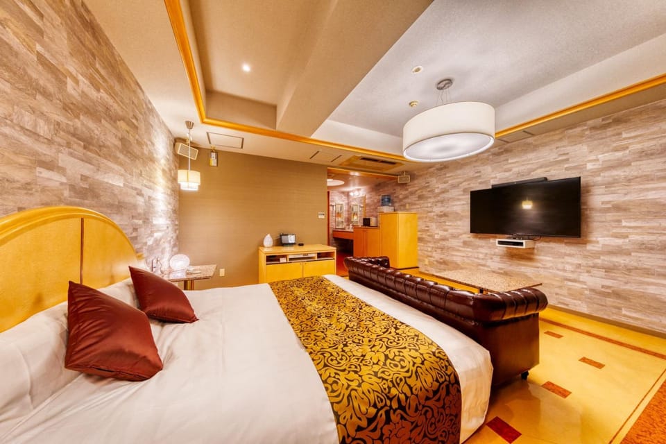 Minibar, free WiFi