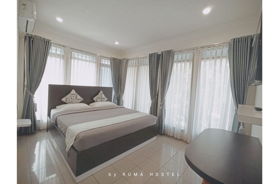 Deluxe Double Room | Free WiFi, bed sheets