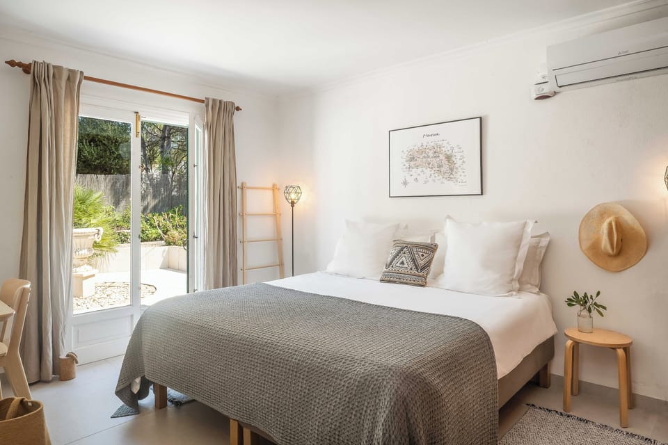 Courtyard View Ensuite Bedroom
VILLA RAIA