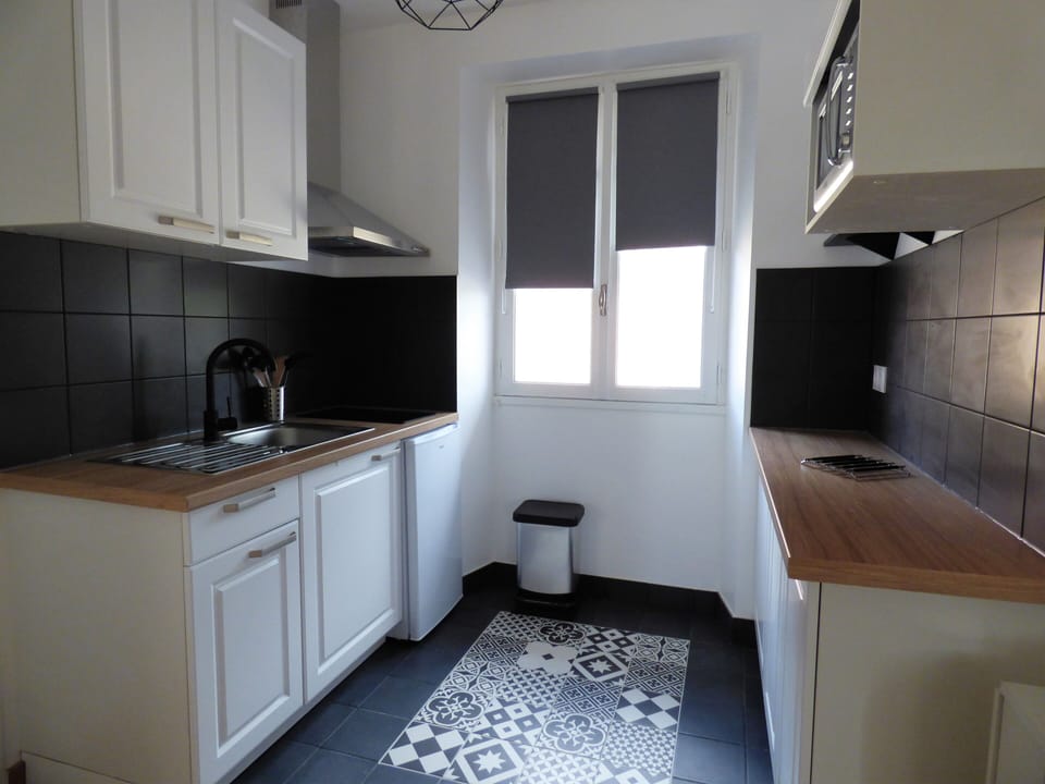 Shared fridge, microwave, coffee/tea maker, electric kettle