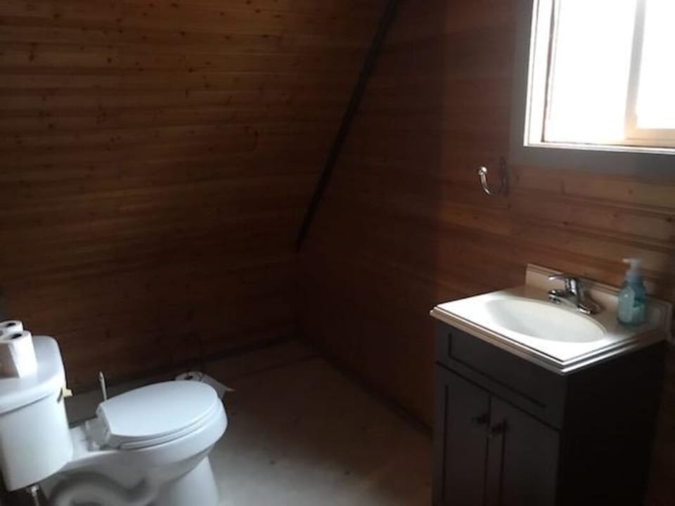 1/2 Bath upstairs