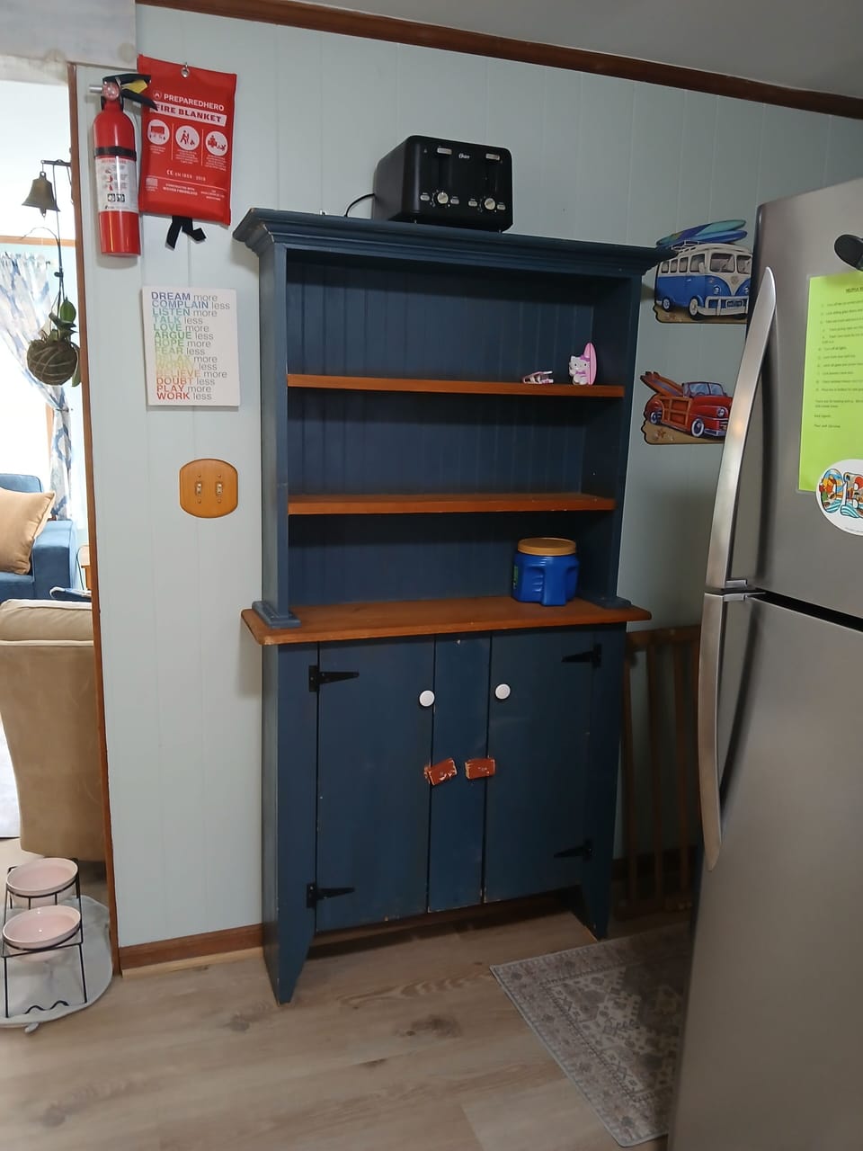 Hutch for storage of your items and small appliances located in bottom cabinets.