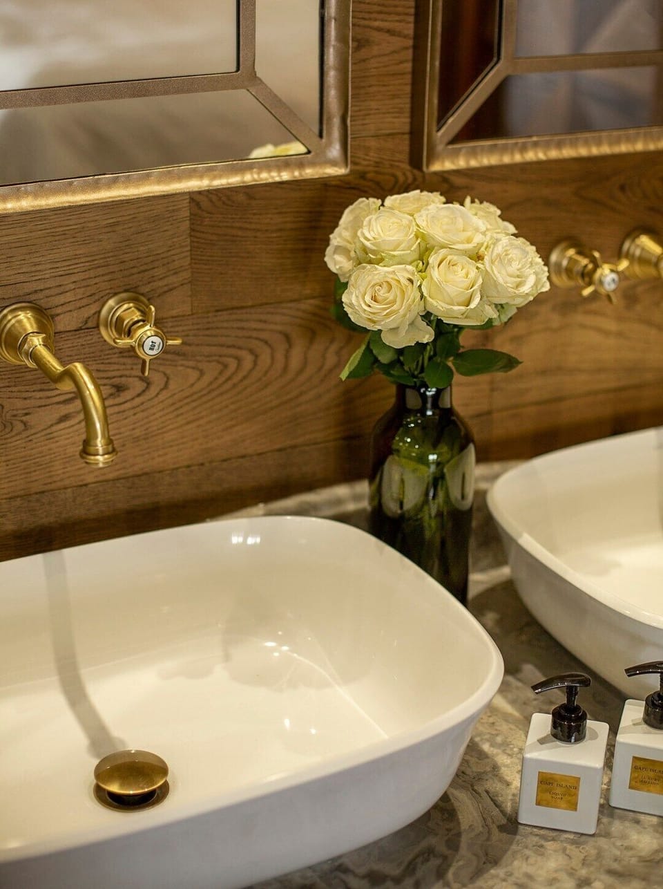 Bathroom sink