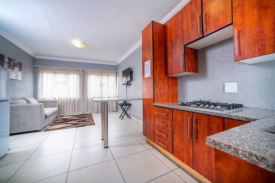 Standard Apartment, 1 Bedroom | Desk, laptop workspace, WiFi (free)