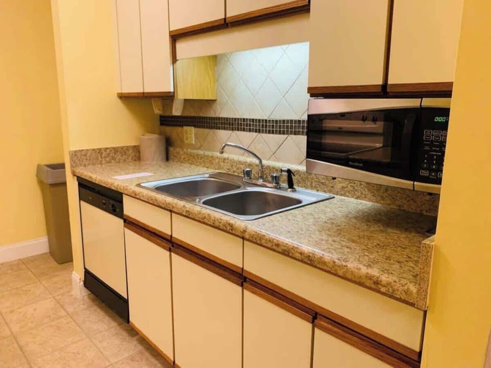 Fully equipped kitchen for meal preparation