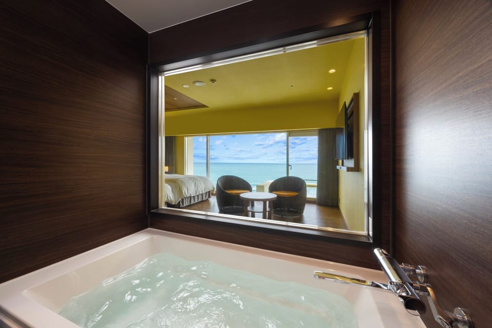 [Premium Floor] View Bath Room, Non Smoking (41 sqm) | Down comforters, in-room safe, free WiFi, bed sheets