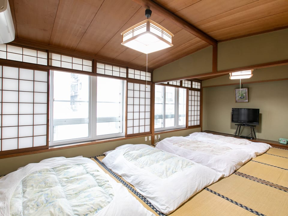 Japanese Room With Shared Washroom- 8 Pax | WiFi (free), bed sheets