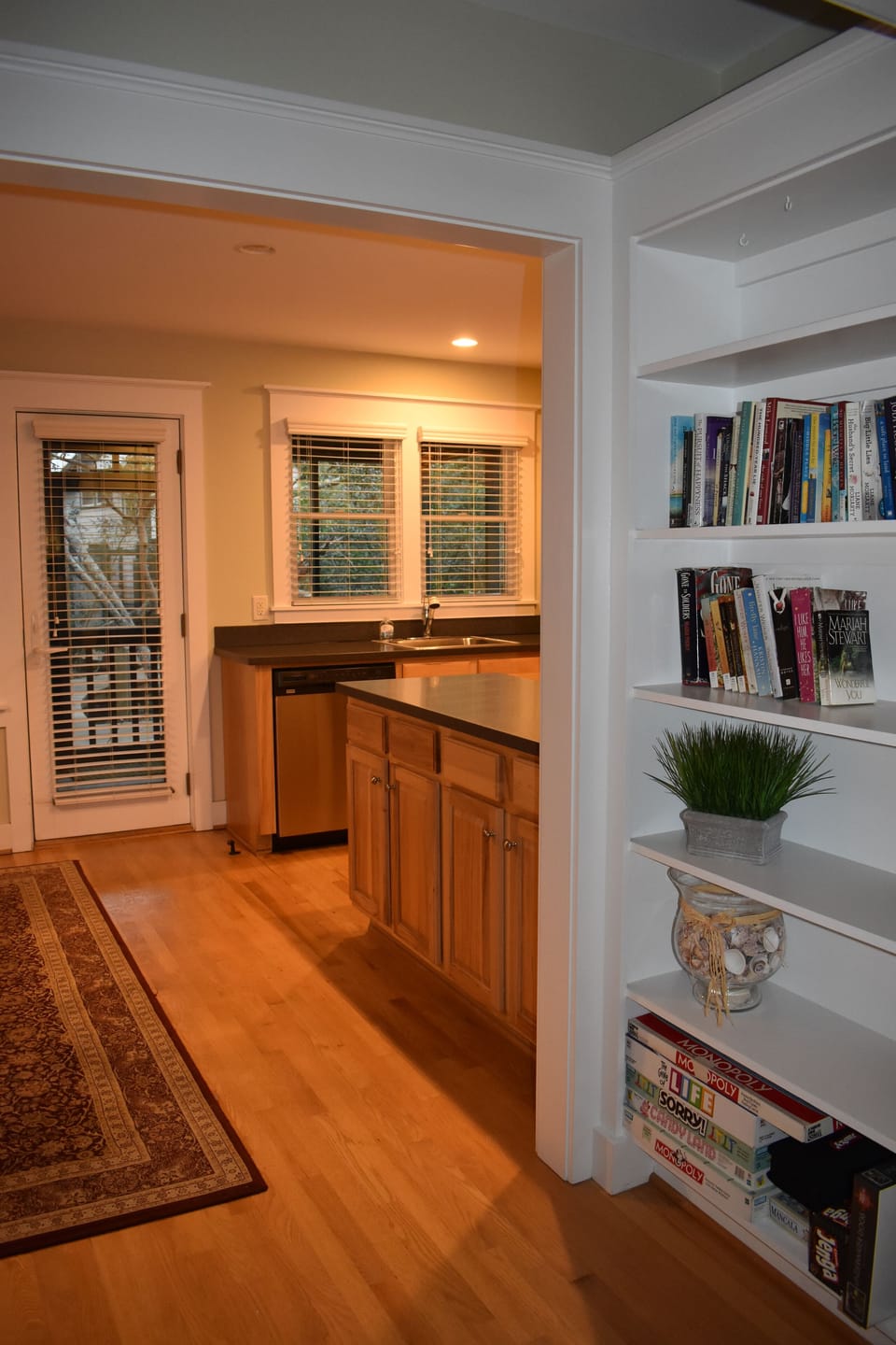 Hall between kitchen and living room