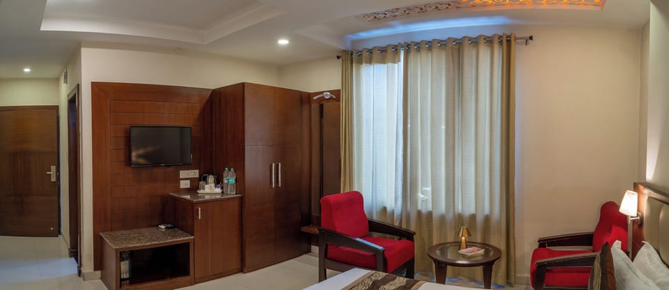 Deluxe Room | Premium bedding, individually furnished, desk, soundproofing
