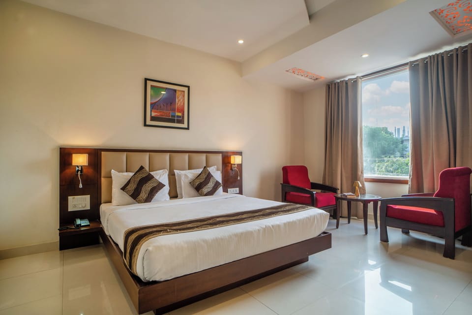 Deluxe Room | Premium bedding, individually furnished, desk, soundproofing
