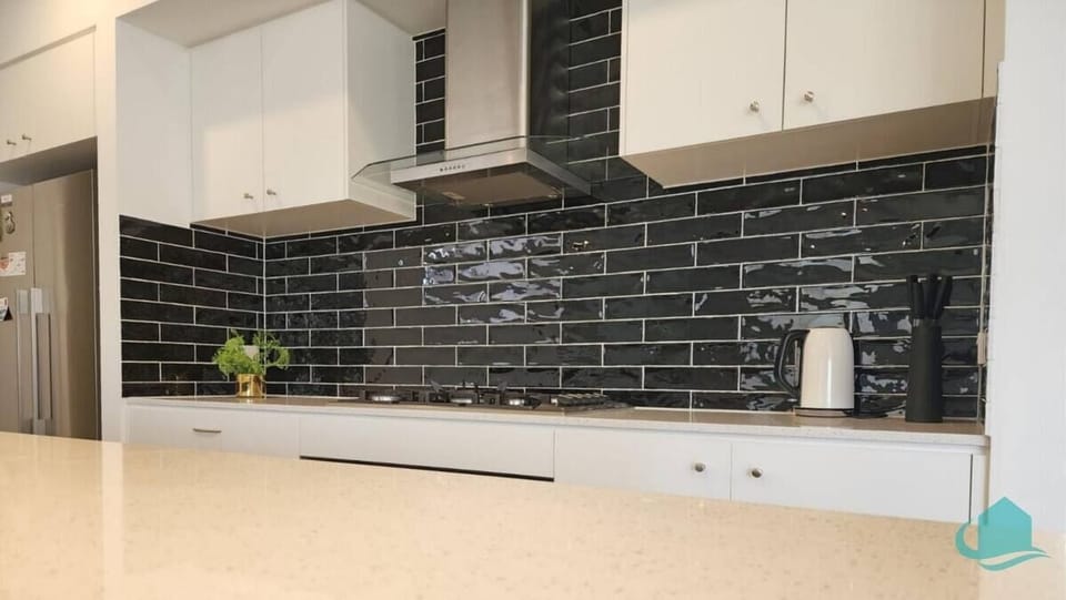 Gourmet kitchen