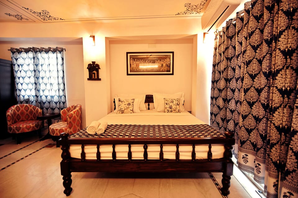 Premium Lake View Room with Balcony | In-room safe, individually decorated, desk, soundproofing