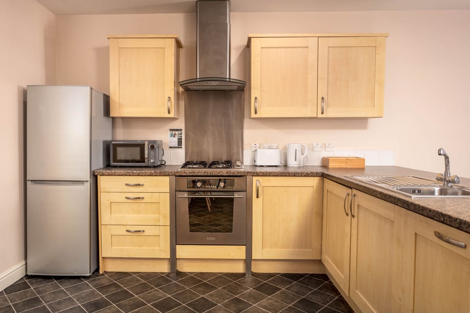 Basic Apartment, 2 Bedrooms, Non Smoking | In-room dining