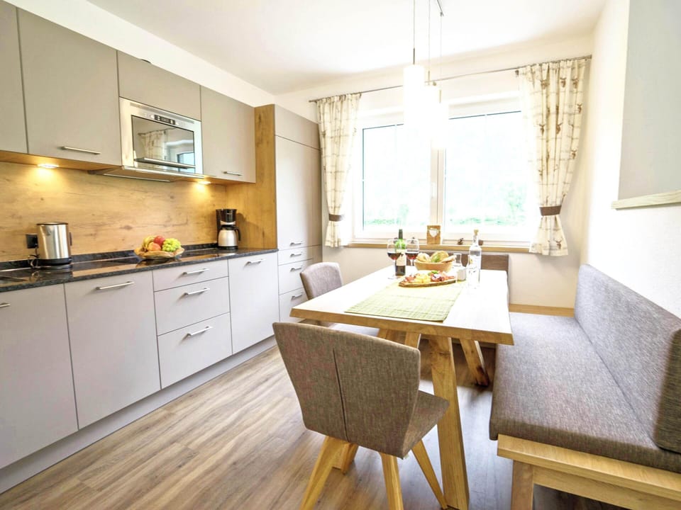 Apartment | Dining