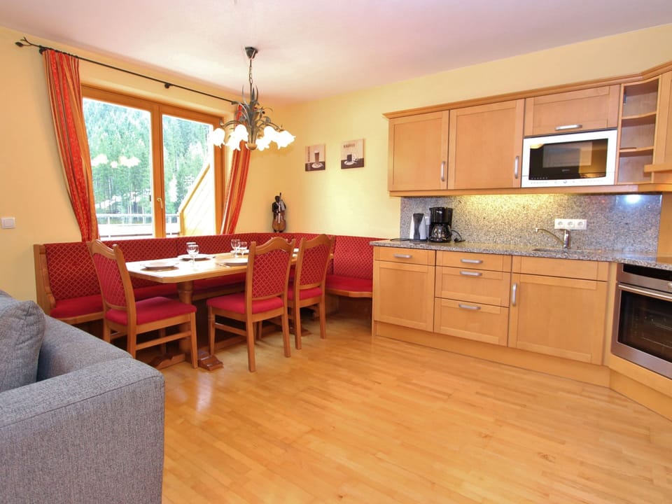 Chalet | Private kitchen | Highchair