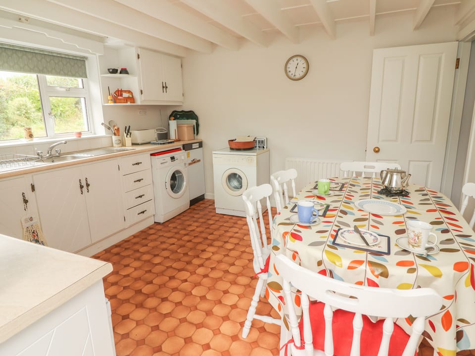Cottage | Interior