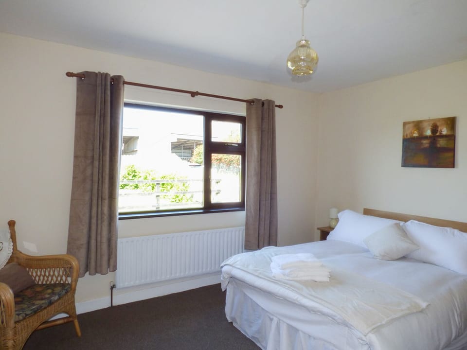 Cottage | 4 bedrooms, individually decorated, individually furnished