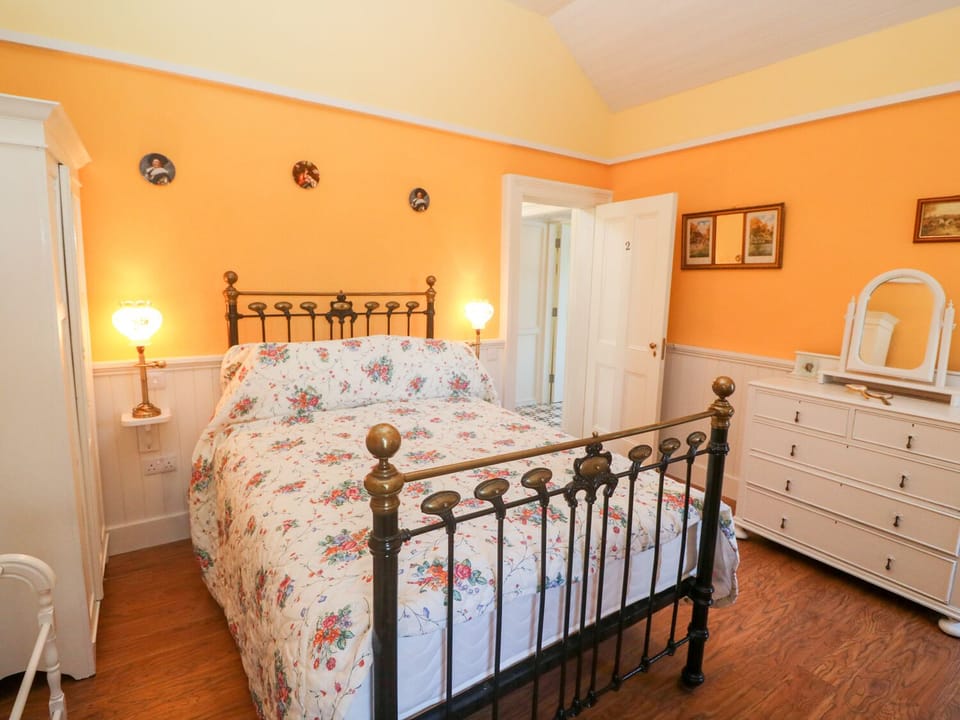 Cottage | Interior