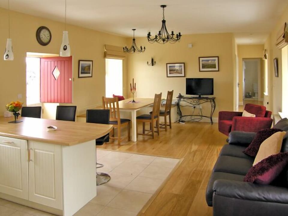 Cottage | Interior