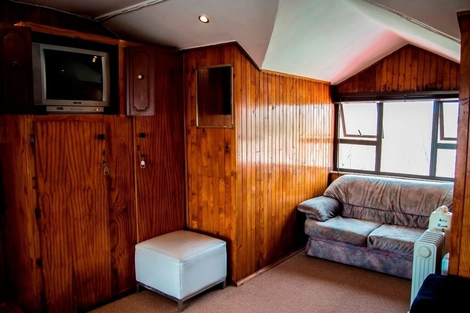 Loft Room 2 | In-room safe, desk, laptop workspace, iron/ironing board