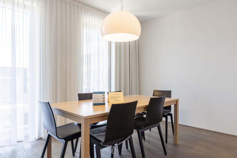 Apartment | Dining