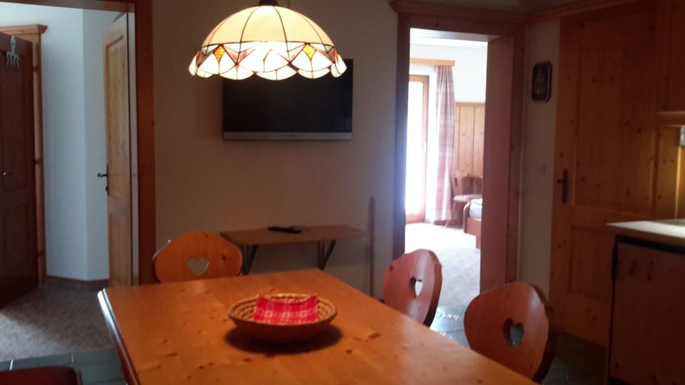 Apartment | Dining