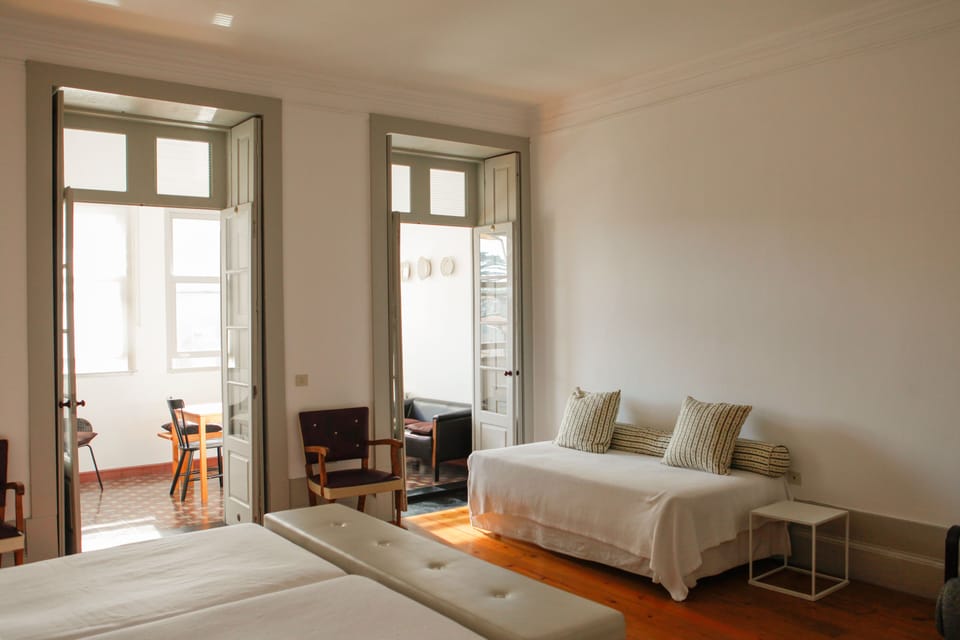 Family Studio Suite | Blackout drapes, iron/ironing board, free WiFi, bed sheets