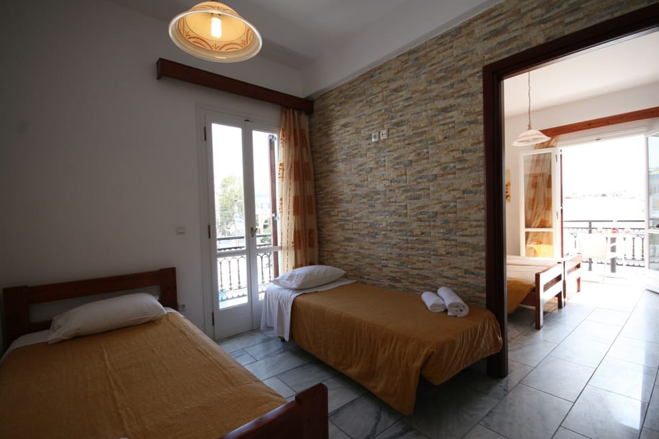 Standard Suite | In-room safe, desk, blackout drapes, free WiFi