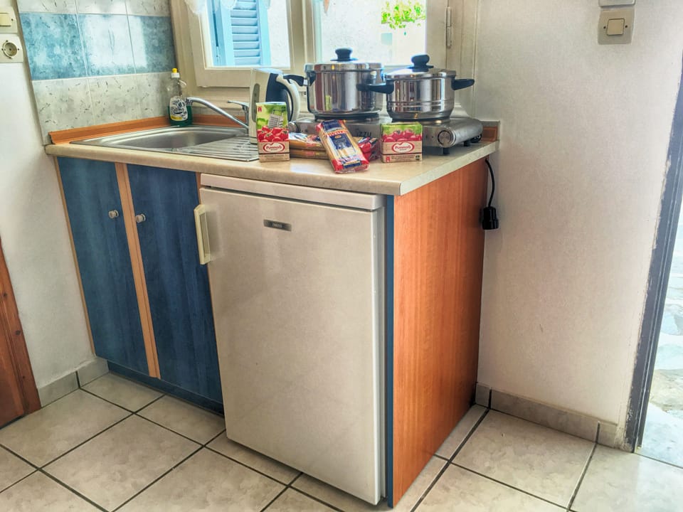 Studio | Mini-refrigerator