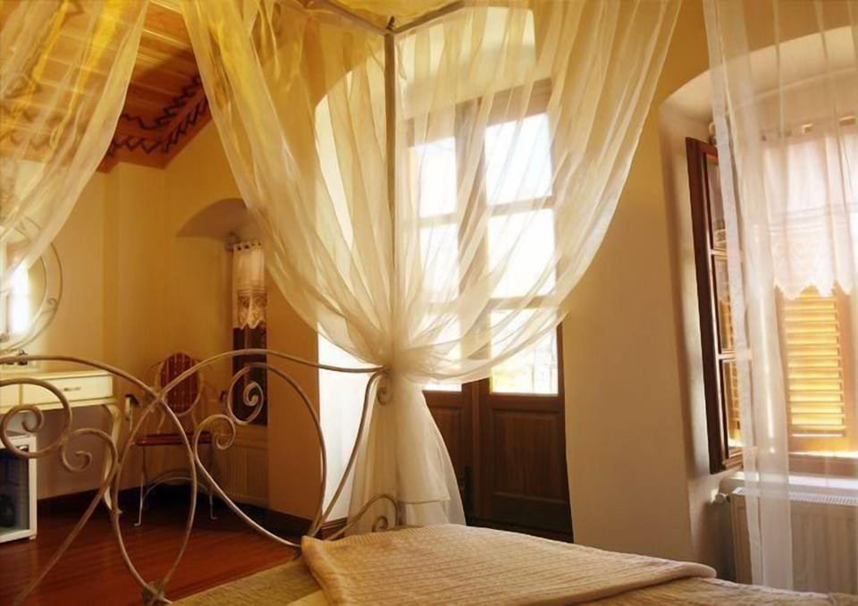 Premium bedding, minibar, in-room safe, free WiFi