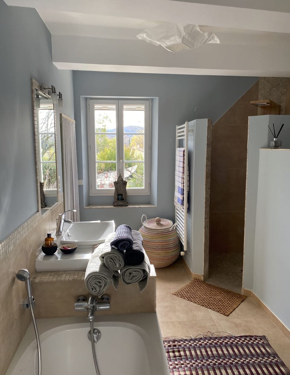 Double Room (La Pinède) | Bathroom | Hair dryer, towels, soap, shampoo