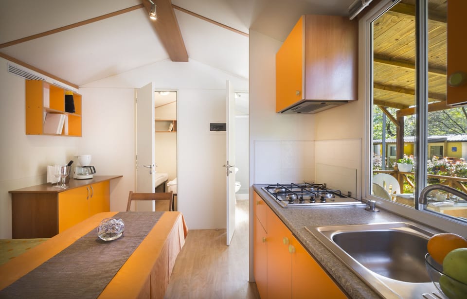 Standard Mobile Home | Private kitchen | Shared fridge