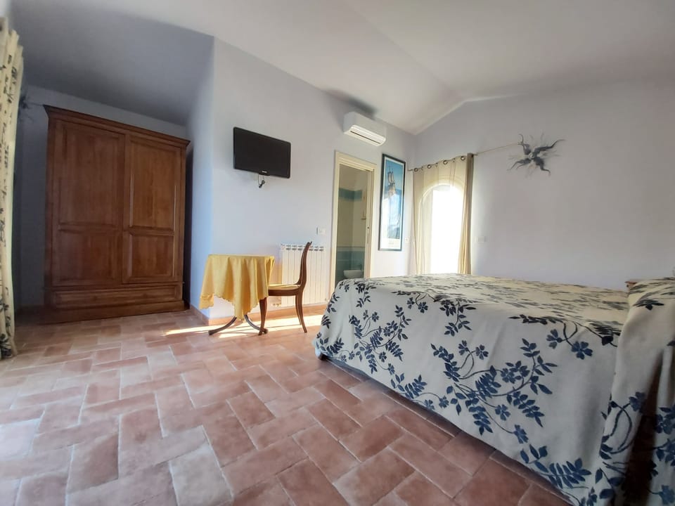 Superior Double Room | Desk, soundproofing, WiFi (free), bed sheets