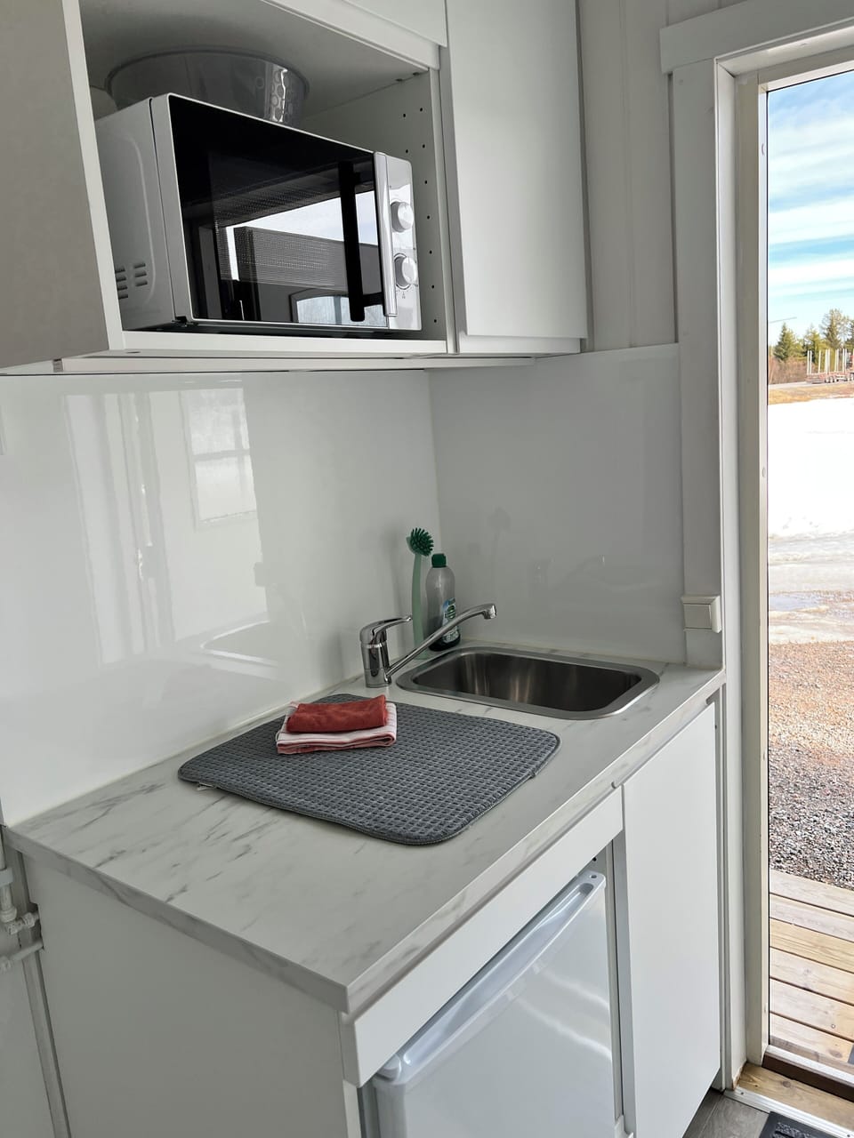 Twin Room, Private Bathroom | Blackout drapes, free WiFi