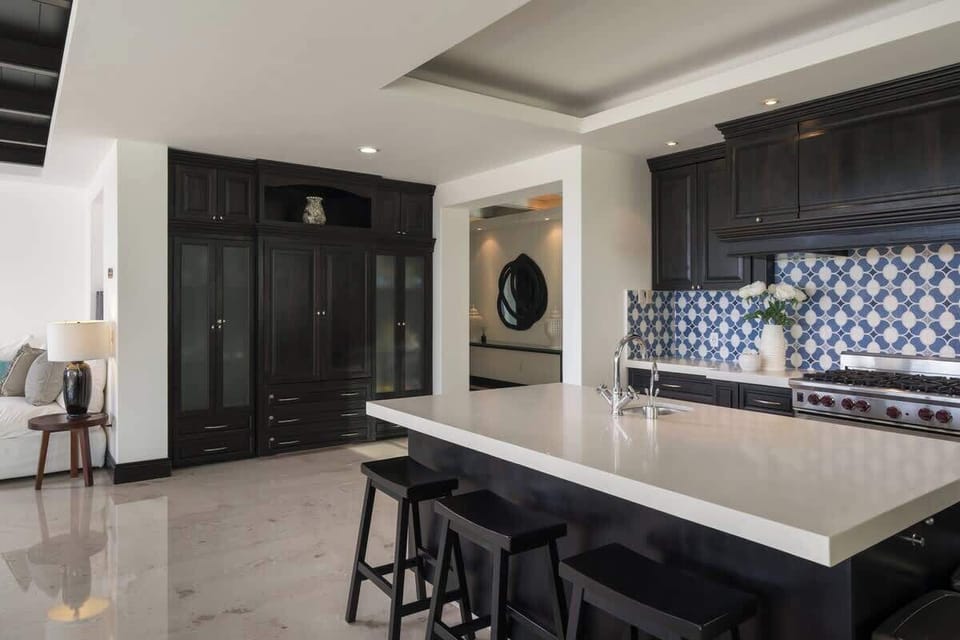 Fully equipped chef’s kitchen
