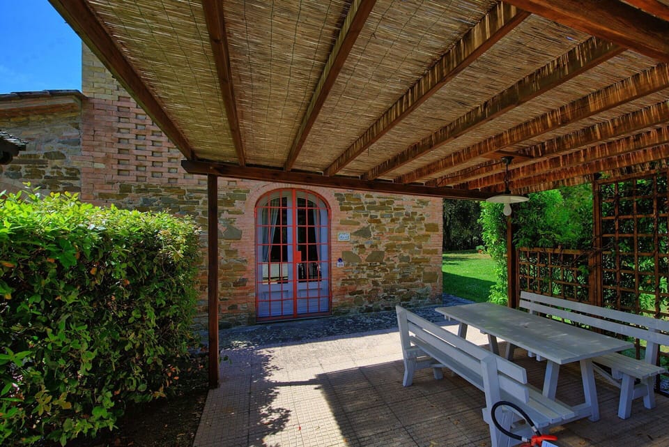 Building Exterior, Garden