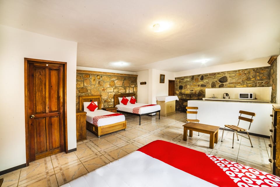 Family Triple Room, Microwave, Ground Floor | Hypo-allergenic bedding, free WiFi, bed sheets