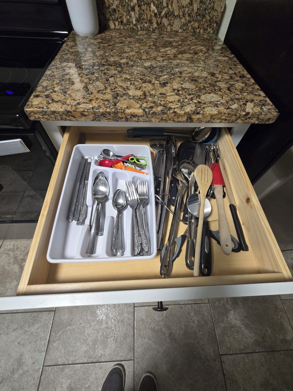 kitchen utensils 