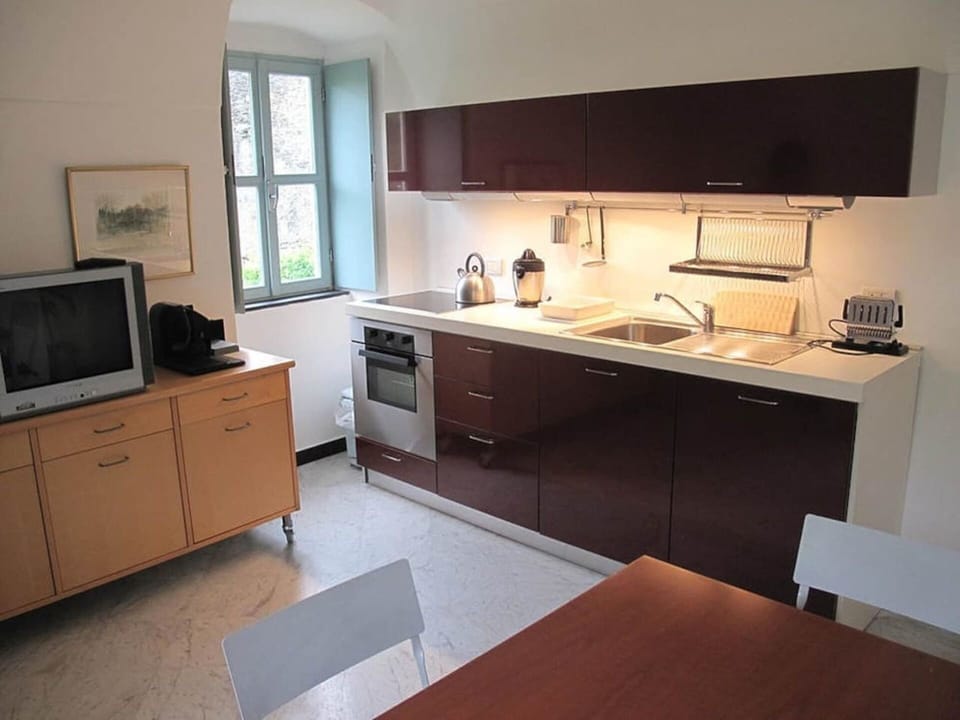 House | Private kitchen | Fridge, oven, stovetop, dishwasher