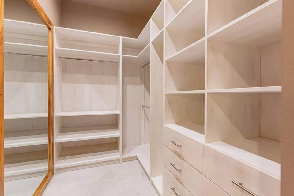 Master bedroom walk-in closet 