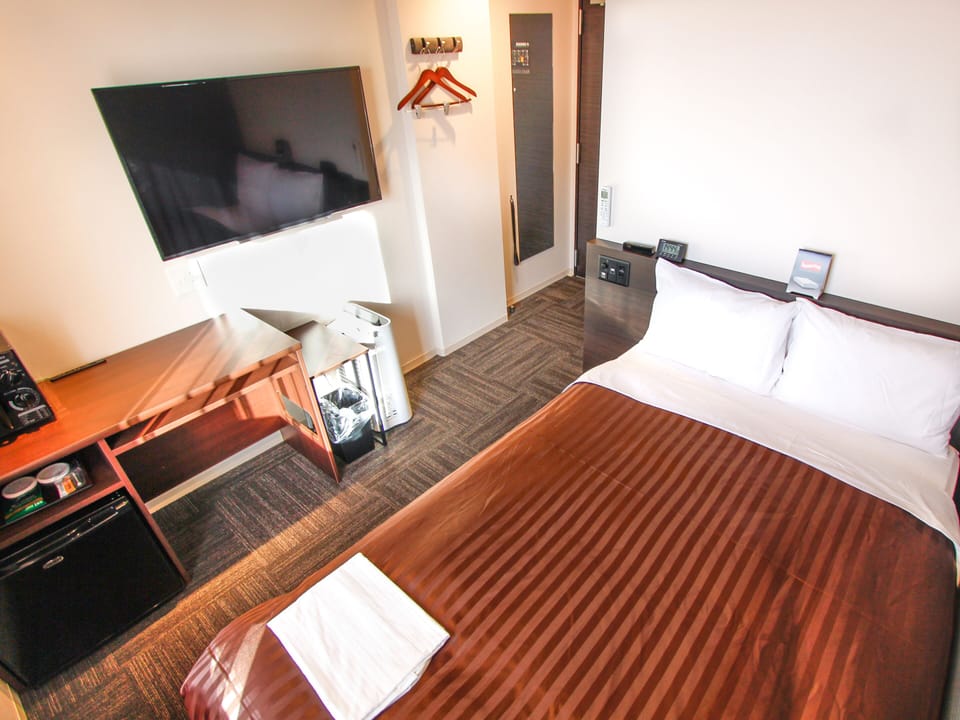 Iron/ironing board, free WiFi