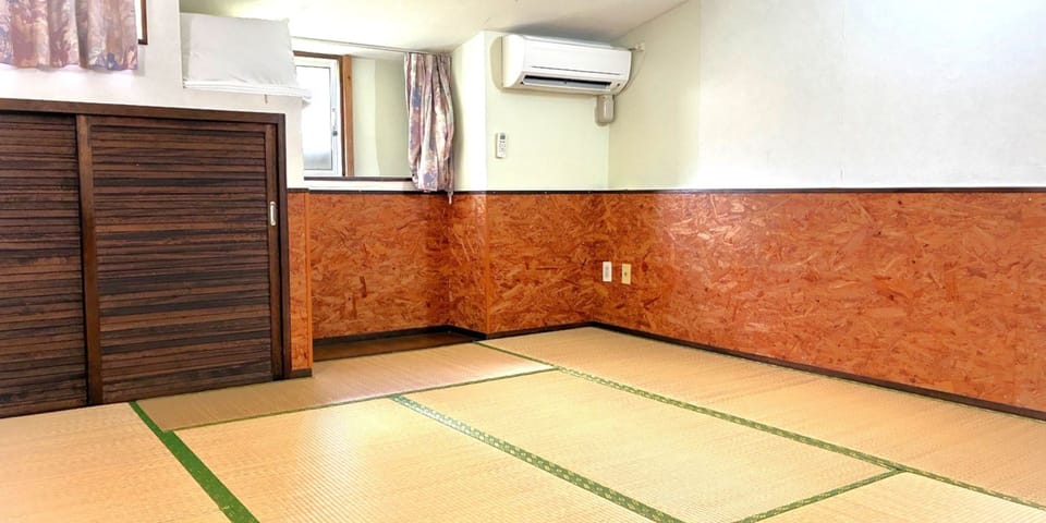 Duplex, Non Smoking | Desk, iron/ironing board (on request), WiFi (free), bed sheets