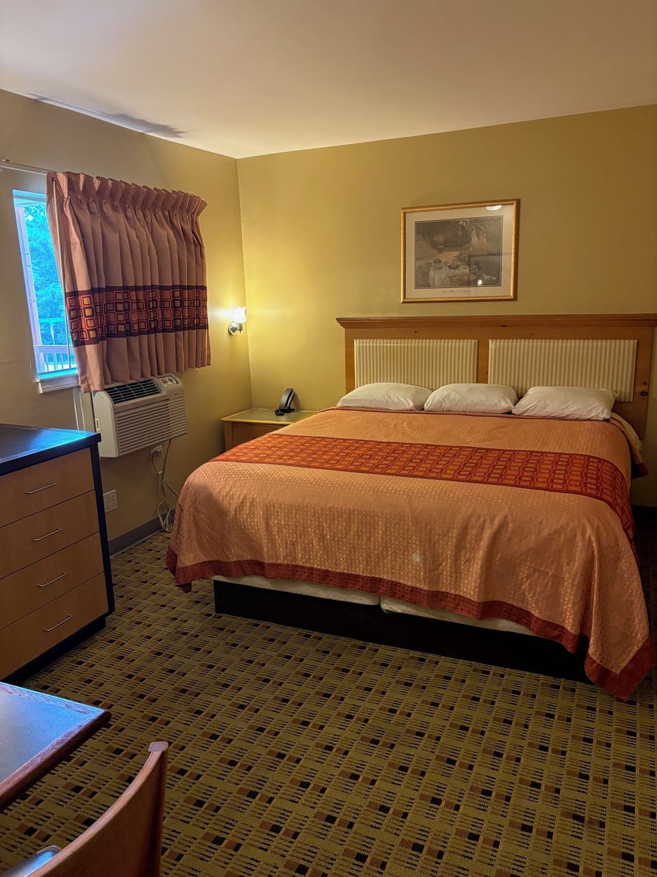 Iron/ironing board (on request), WiFi (free)