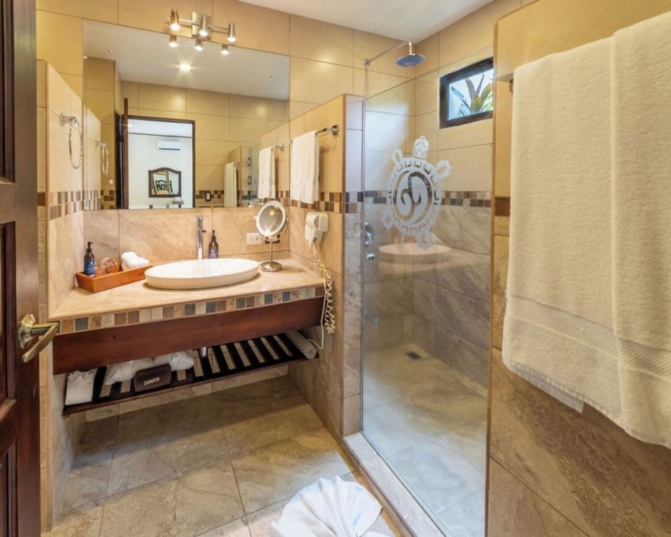 Garden Superior With Jacuzzi | Bathroom | Rainfall showerhead, eco-friendly toiletries, hair dryer, bathrobes