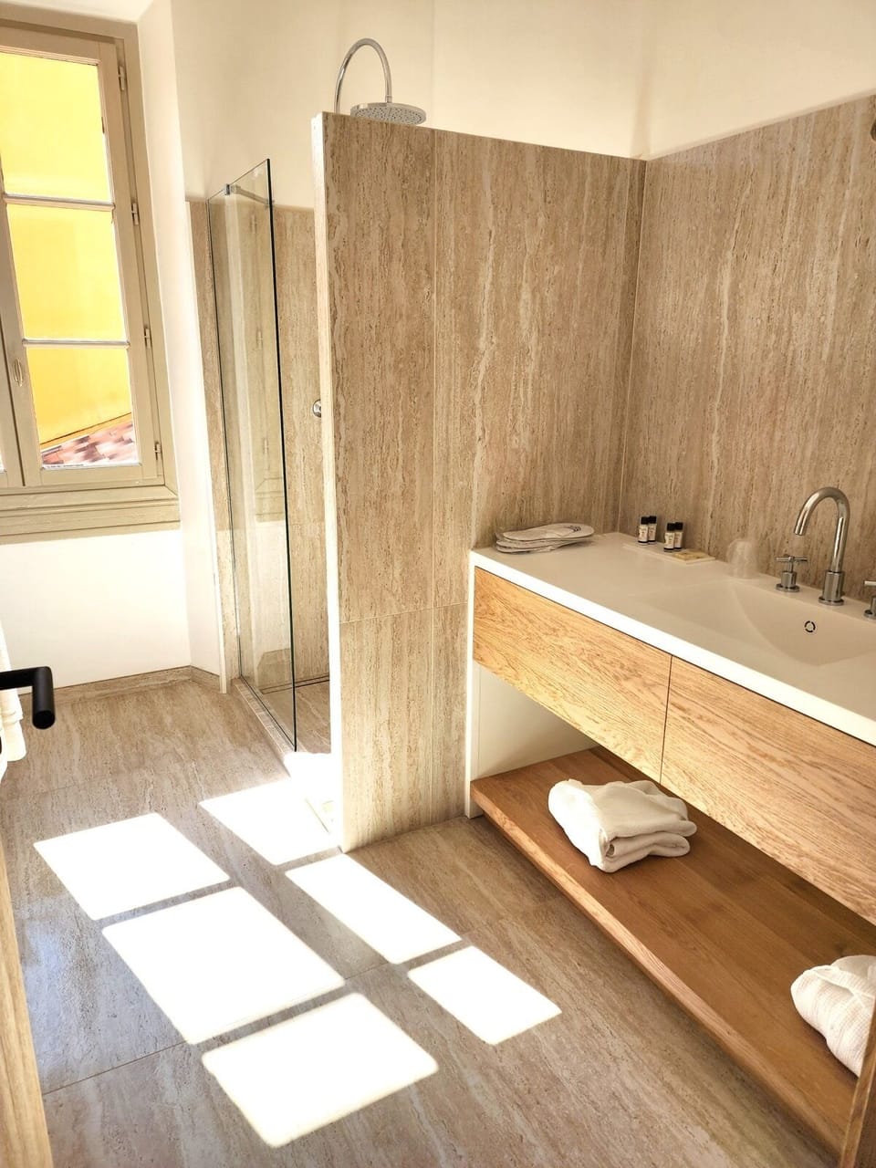Junior Suite, Balcony | Bathroom | Rainfall showerhead, designer toiletries, hair dryer, bathrobes