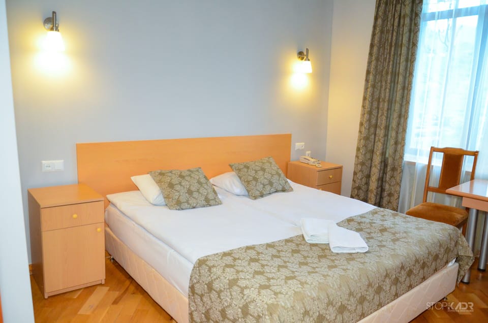 Classic Double Room, 1 Double Bed | In-room safe, soundproofing, rollaway beds, free WiFi