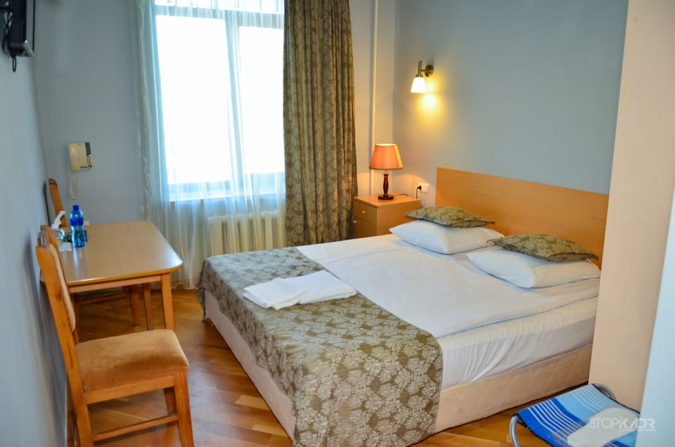 Classic Double Room, 1 Double Bed | In-room safe, soundproofing, rollaway beds, free WiFi