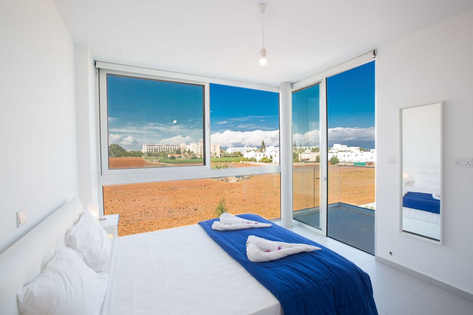 Master Bedroom with en suite bathroom and double bed